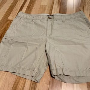 Eddie Bauer Khaki Side Pocket Shorts Size 18